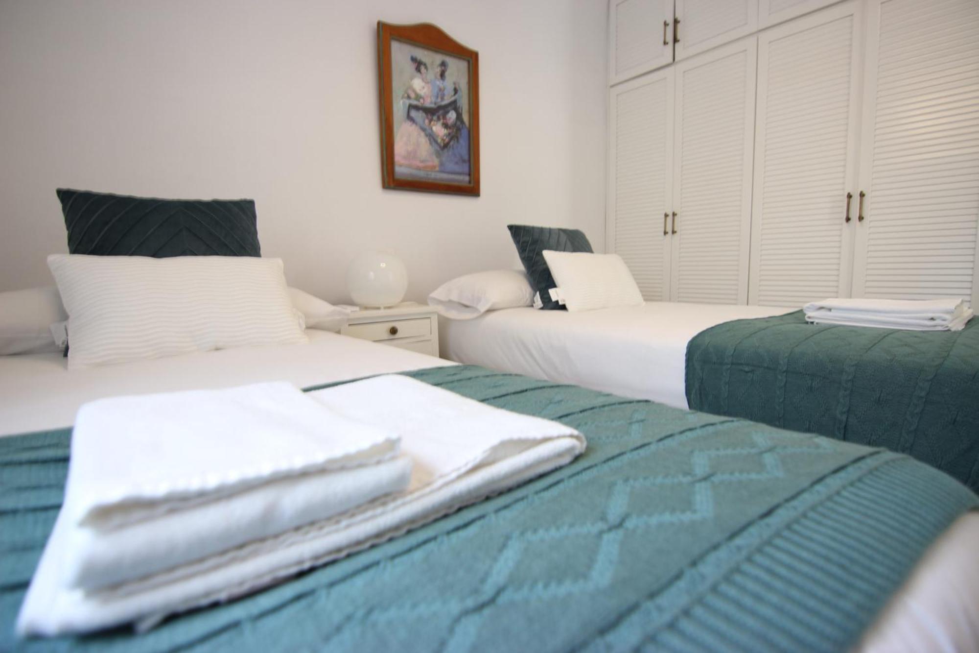 Rentalsevilla Espacioso Apartamento En La Alameda De Hercules Con Parking Sevilha Exterior foto